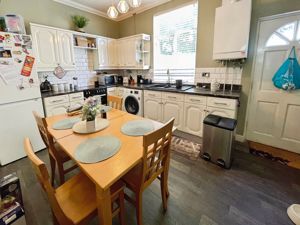 Kitchen- click for photo gallery